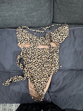 Aerie Leopard Print One-Piece Swimsuit in Tan and Black xsmall NWOT